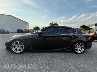 2018 Lexus IS 300 - miniatura 9