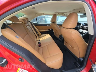 2018 Lexus IS 300 – miniatura 12