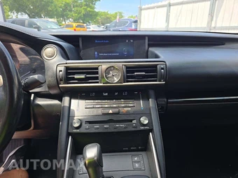 2018 Lexus IS 300 – miniatura 7