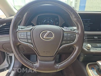 2018 Lexus LS 500 – miniatura 10