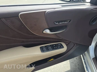 2018 Lexus LS 500 – miniatura 9