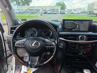 2018 Lexus LX 570 Three-Row – miniatura 10