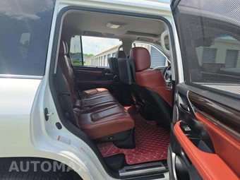 2018 Lexus LX 570 Three-Row – miniatura 17