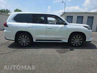 2018 Lexus LX 570 Three-Row – miniatura 4