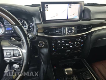 2018 Lexus LX 570 Three-Row – miniatura 11