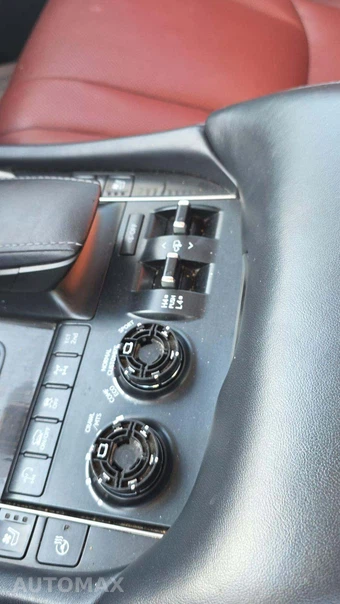 2018 Lexus LX 570 Three-Row – miniatura 26