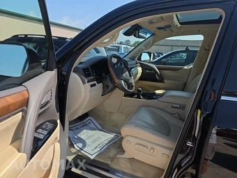 2018 Lexus LX 570 Three-Row – miniatura 13