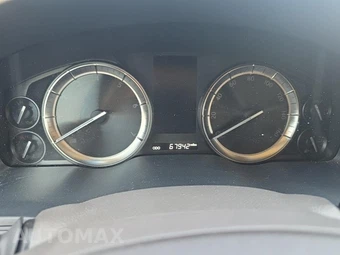 2018 Lexus LX 570 Three-Row – miniatura 15