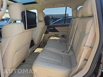 2018 Lexus LX 570 Three-Row – miniatura 16
