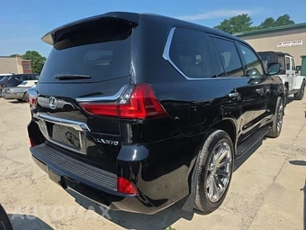 2018 Lexus LX 570 Three-Row – miniatura 4