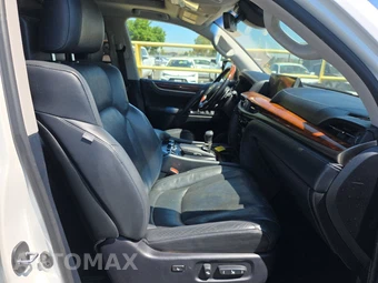 2018 Lexus LX 570 Two-Row – miniatura 8