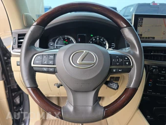 2018 Lexus LX 570 Two-Row – miniatura 10