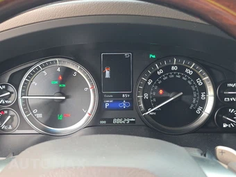 2018 Lexus LX 570 Two-Row – miniatura 12