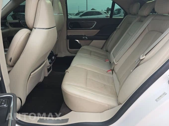 2018 Lincoln Continental Reserve – miniatura 13