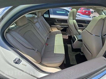 2018 Lincoln Continental Select – miniatura 16