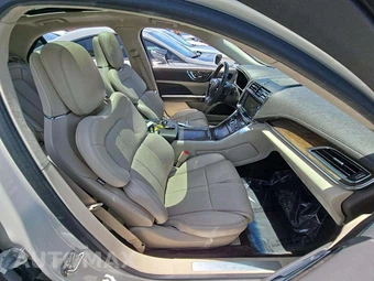 2018 Lincoln Continental Select – miniatura 18