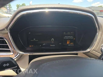 2018 Lincoln Continental Select – miniatura 9