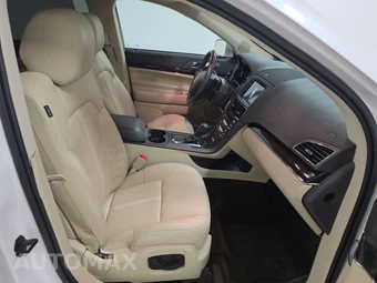 2018 Lincoln MKT Reserve – miniatura 8