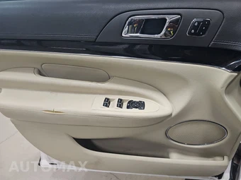 2018 Lincoln MKT Reserve – miniatura 9