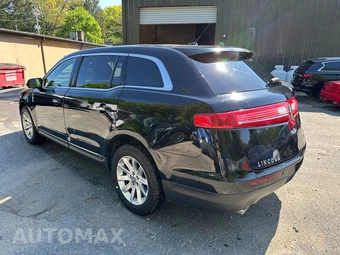 2018 Lincoln MKT w/Livery Pkg – miniatura 4