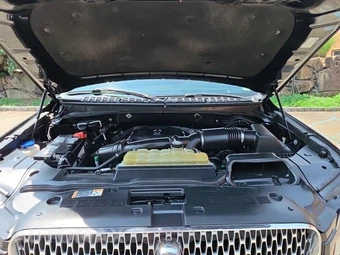 2018 Lincoln Navigator Reserve – miniatura 19