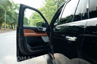 2018 Lincoln Navigator Reserve - miniatura 22