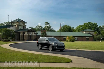 2018 Lincoln Navigator Reserve - miniatura 4