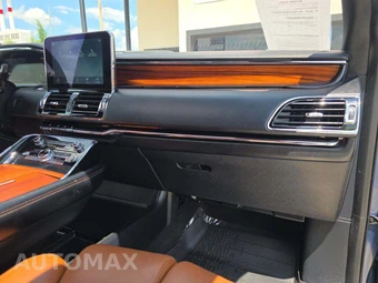 2018 Lincoln Navigator Reserve – miniatura 17