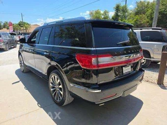 2018 Lincoln Navigator Select – miniatura 2