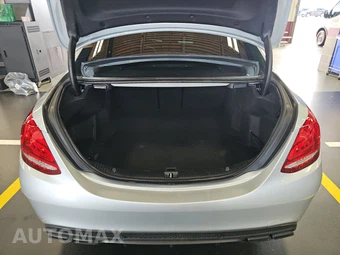 2018 Mercedes-Benz AMG C 63 S Sedan - miniatura 16