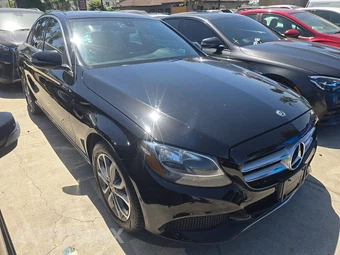 2018 Mercedes-Benz C 300 4MATIC Sedan - miniatura 3