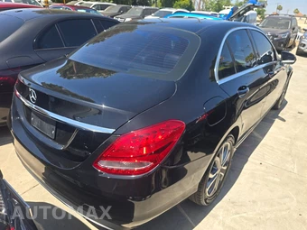 2018 Mercedes-Benz C 300 4MATIC Sedan - miniatura 4