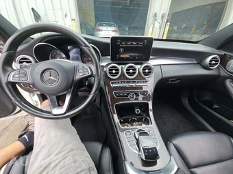 2018 Mercedes-Benz C 300 4MATIC Sedan - miniatura 10