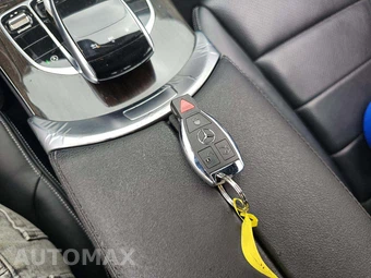 2018 Mercedes-Benz C 300 4MATIC Sedan - miniatura 8