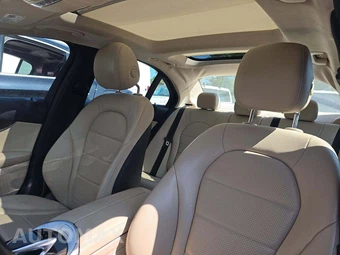 2018 Mercedes-Benz C 300 4MATIC Sedan – miniatura 11