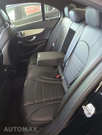2018 Mercedes-Benz C 300 4MATIC Sedan - miniatura 13