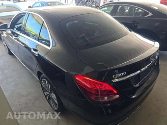 2018 Mercedes-Benz C 300 4MATIC Sedan - miniatura 2