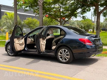 2018 Mercedes-Benz C 300 4MATIC Sedan - miniatura 8
