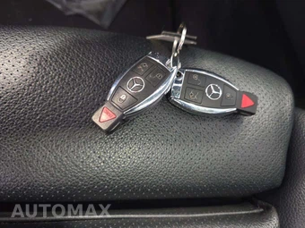 2018 Mercedes-Benz C 300 4MATIC Sedan - miniatura 8