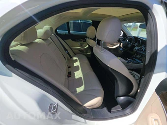 2018 Mercedes-Benz C 300 4MATIC Sedan - miniatura 16