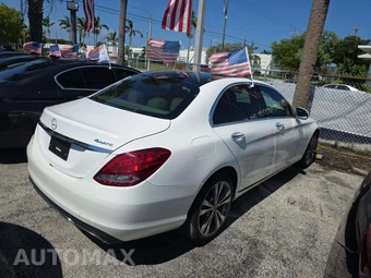 2018 Mercedes-Benz C 300 4MATIC Sedan - miniatura 3