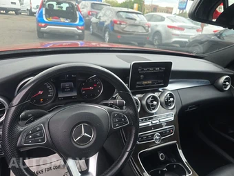 2018 Mercedes-Benz C 300 4MATIC Sedan – miniatura 11