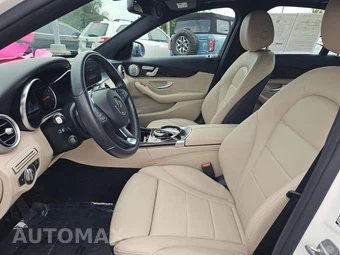 2018 Mercedes-Benz C 300 4MATIC Sedan - miniatura 3