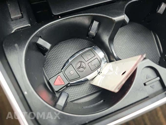 2018 Mercedes-Benz C 300 4MATIC Sedan - miniatura 5