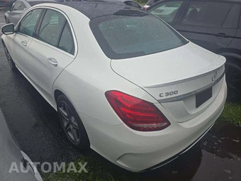 2018 Mercedes-Benz C 300 4MATIC Sedan - miniatura 2