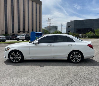 2018 Mercedes-Benz C 300 Sedan - miniatura 2