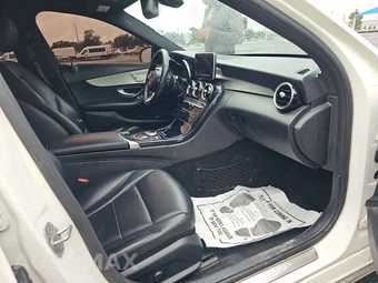 2018 Mercedes-Benz C 300 Sedan – miniatura 8