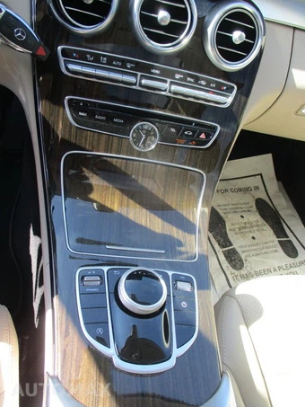 2018 Mercedes-Benz C 300 Sedan - miniatura 12