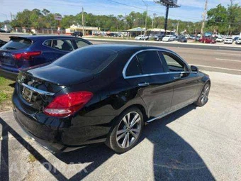 2018 Mercedes-Benz C 300 Sedan – miniatura 3