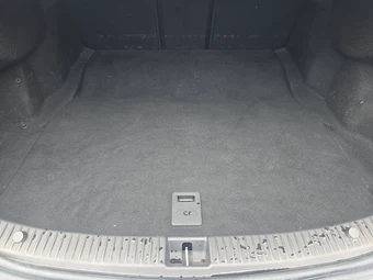 2018 Mercedes-Benz C 300 Sedan - miniatura 16
